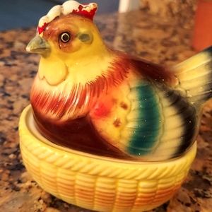 Norcrest vintage salt and pepper shakers.